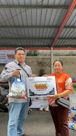 penyaluran daging qurban bantuan dari GKR Hemas